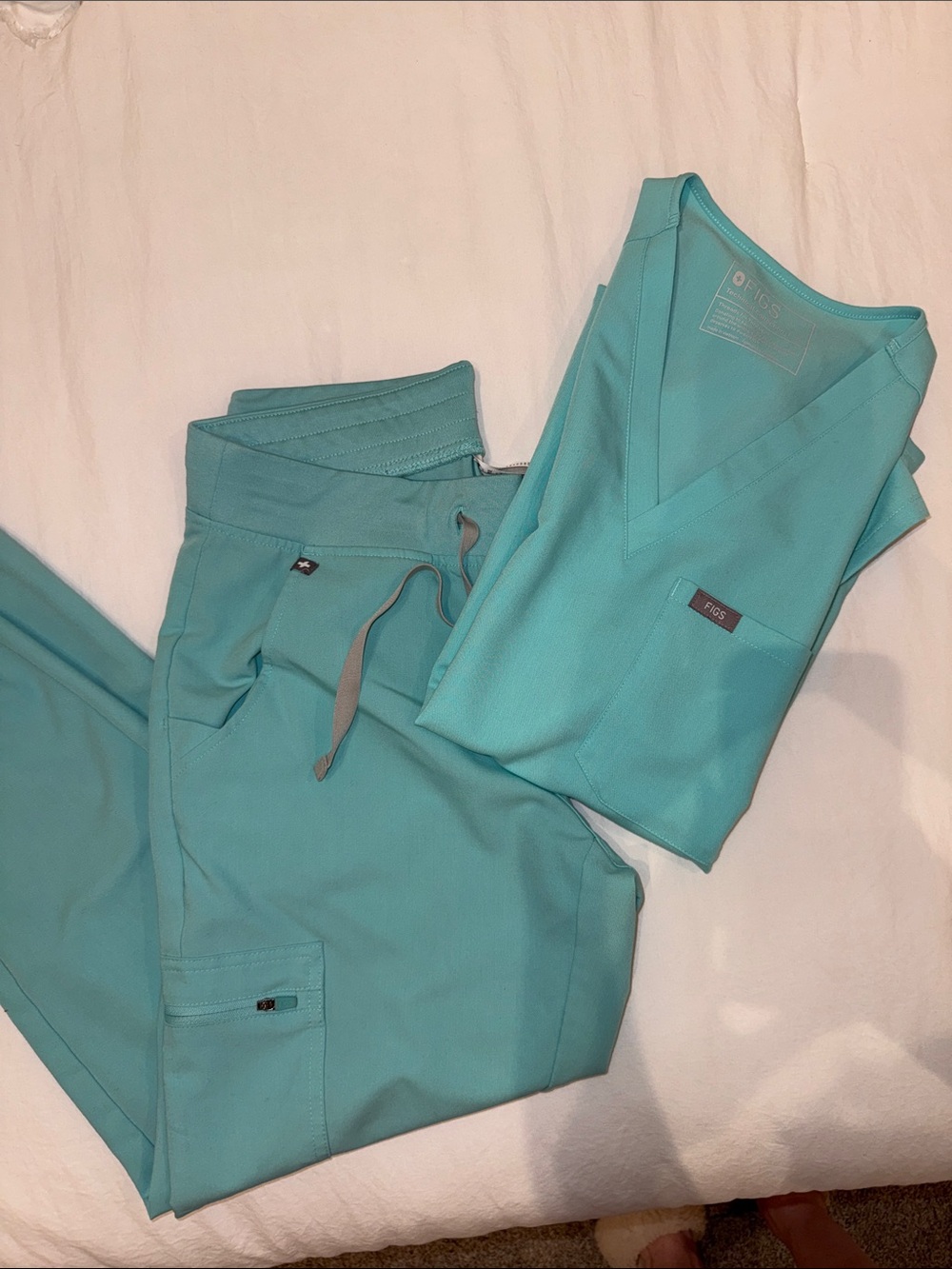 Figs Set - Catarina One Pocket scrub top (S) and Zamora joggers (S regular)
